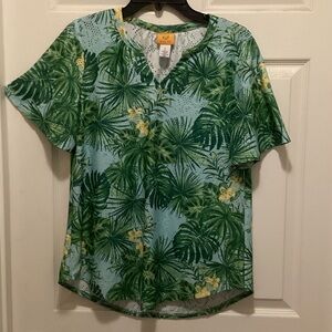 Ruby Rd. Leaf Pattern Women Shirt with aqua blue tank underneath. Size S.   (C7)